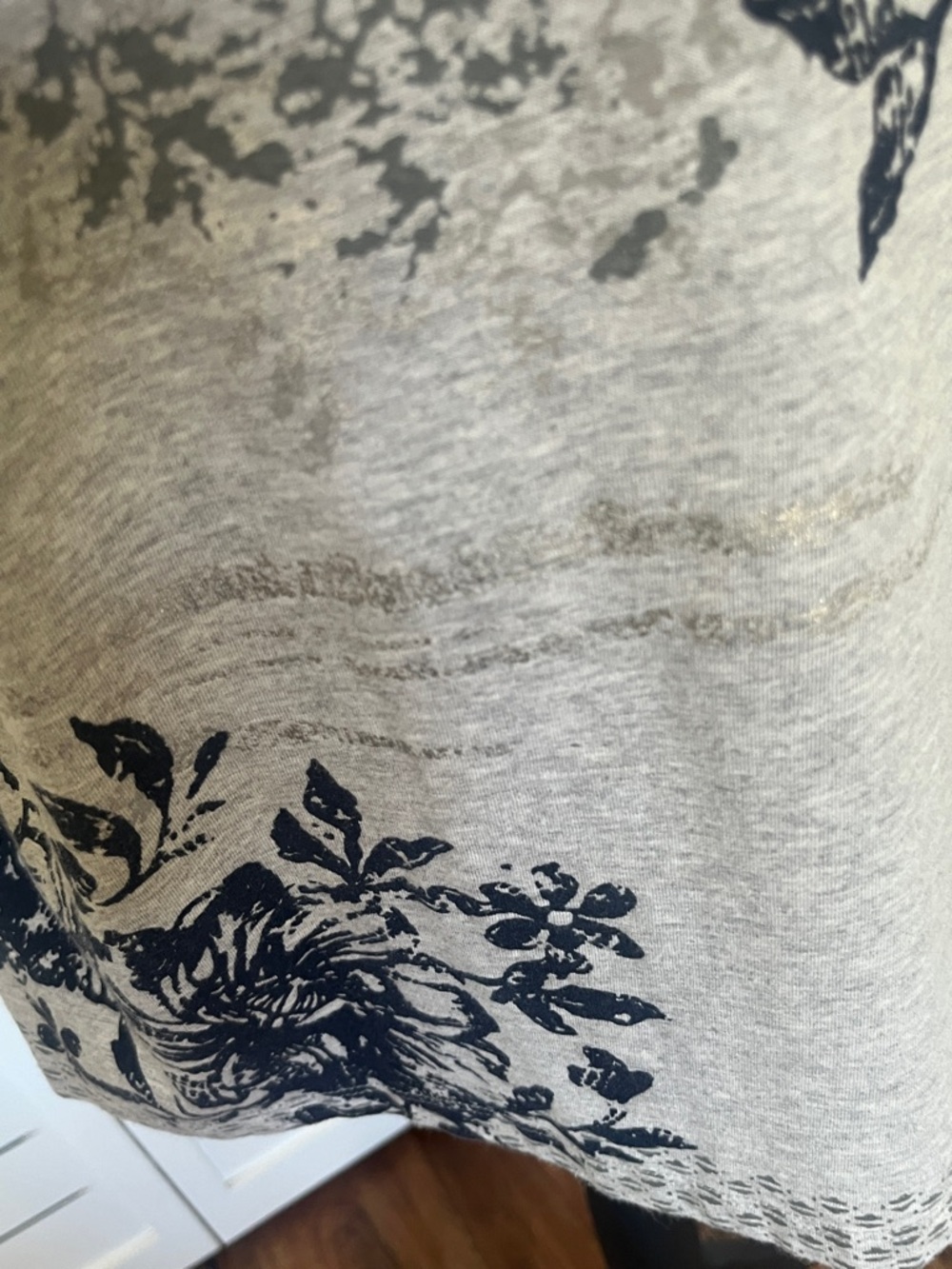 Chico's Zenergy Gray Tunic Tee Navy Floral Print P1 - Picture 10 of 15